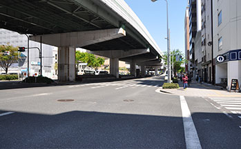 街並み4(千日前通)