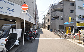 街並み(バイク屋)