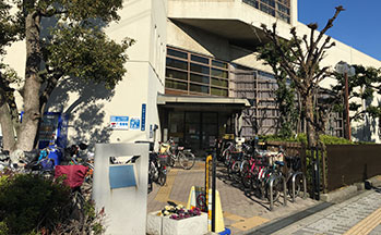 西成図書館